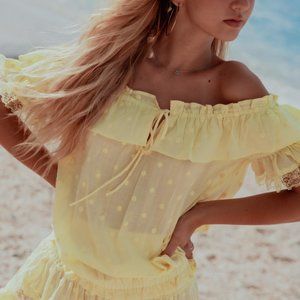 Sunday Saint Tropez-Ring Top Blouse - Yellow